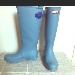 Hunter Tall blue rain boots w/adjustable back! US Size 10 fits wider calves too!